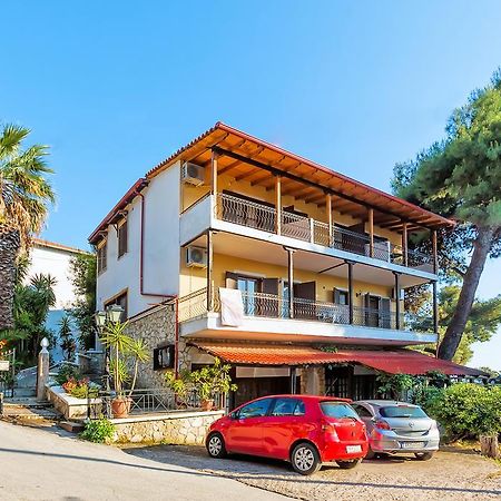 Xenios Loutra Village Karnagio Екстериор снимка