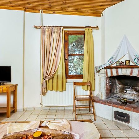 Xenios Loutra Village Karnagio Екстериор снимка