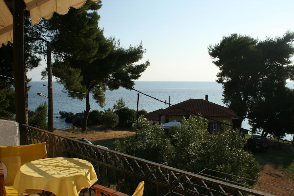 Xenios Loutra Village Karnagio Стая снимка