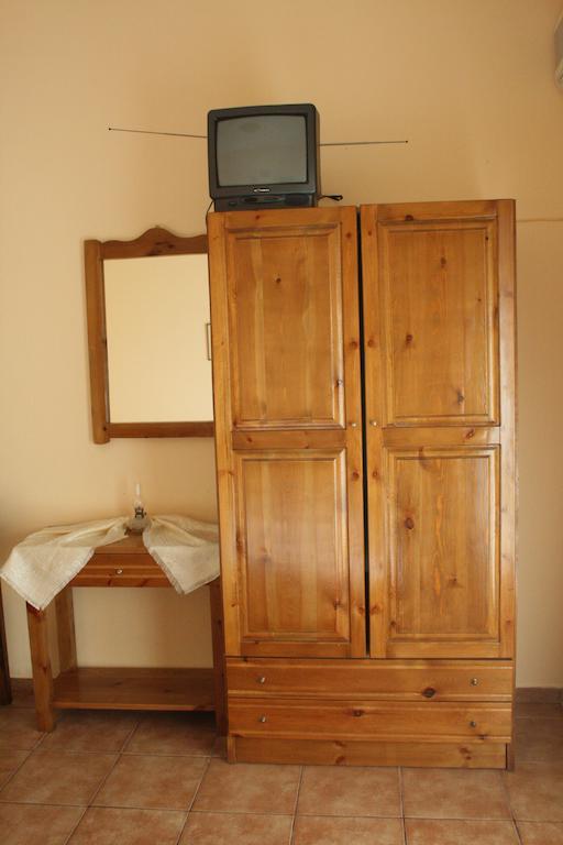 Xenios Loutra Village Karnagio Екстериор снимка