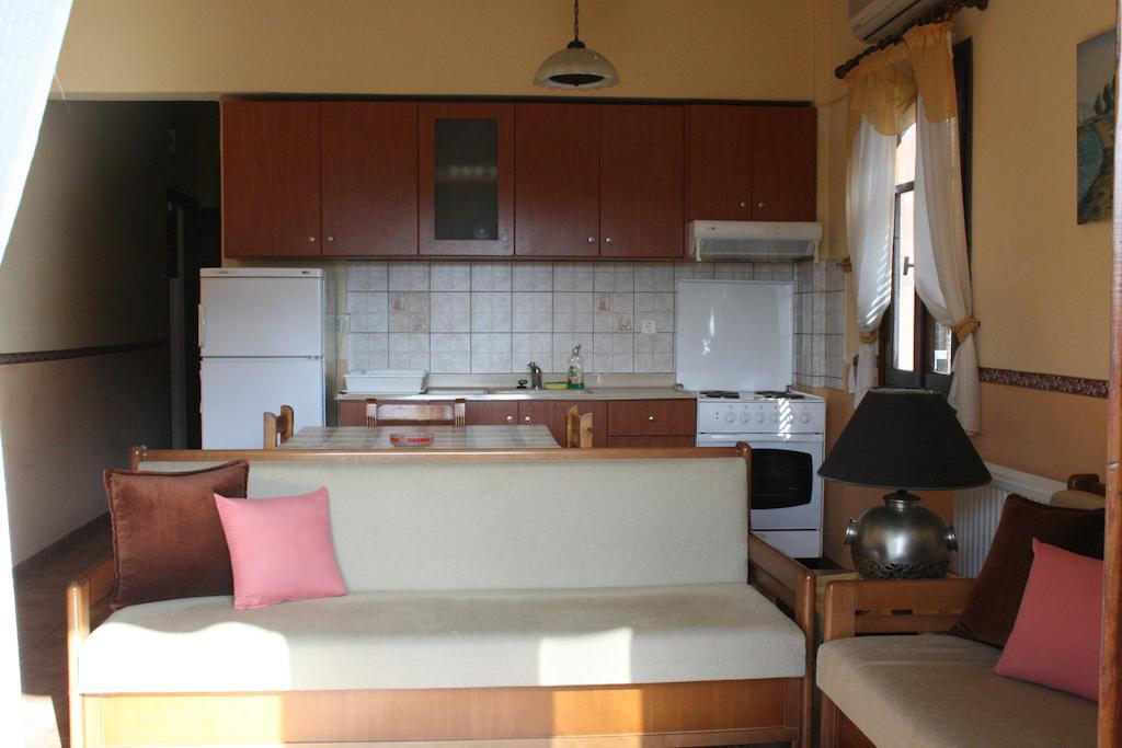 Xenios Loutra Village Karnagio Екстериор снимка