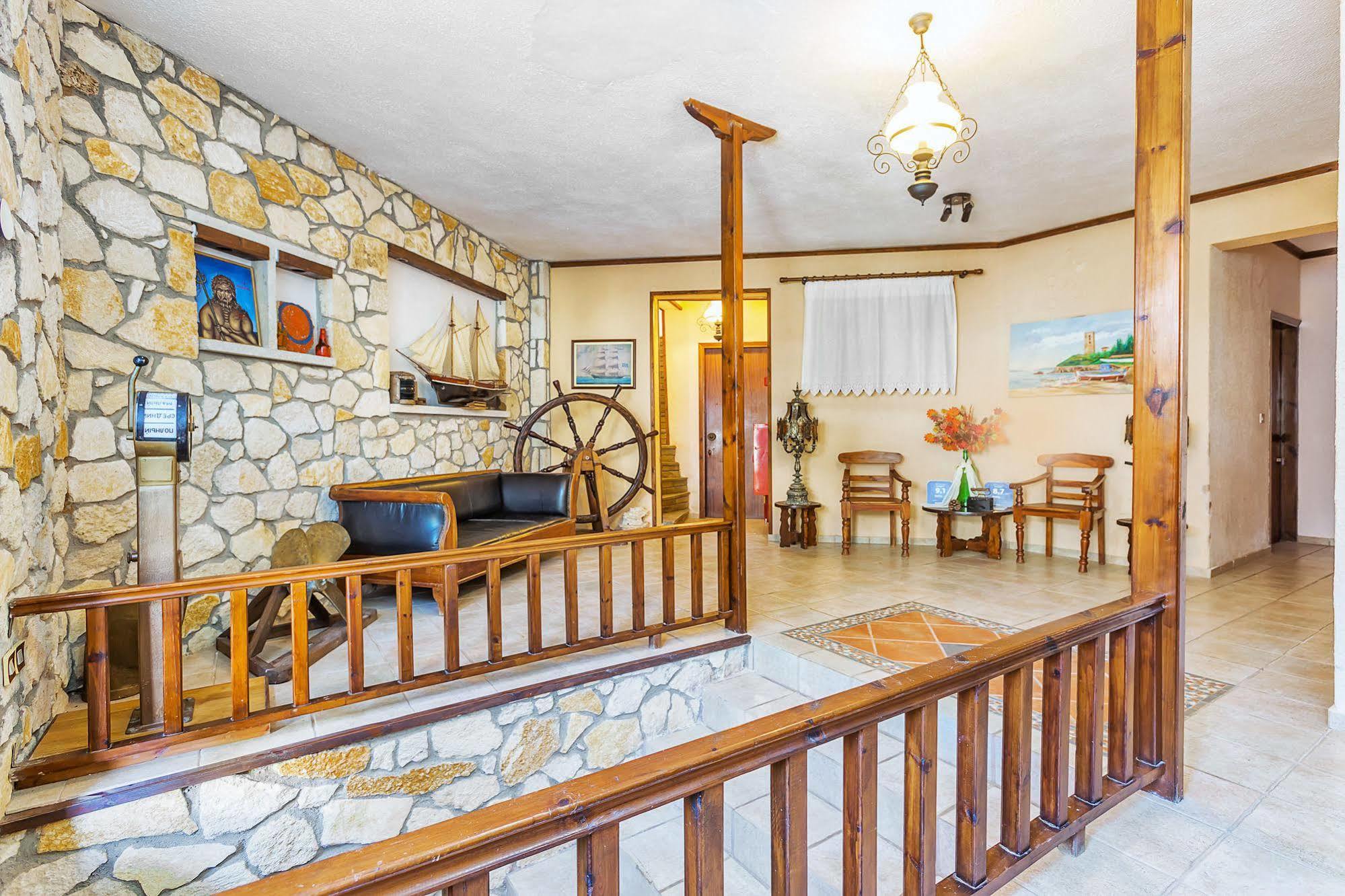 Xenios Loutra Village Karnagio Екстериор снимка